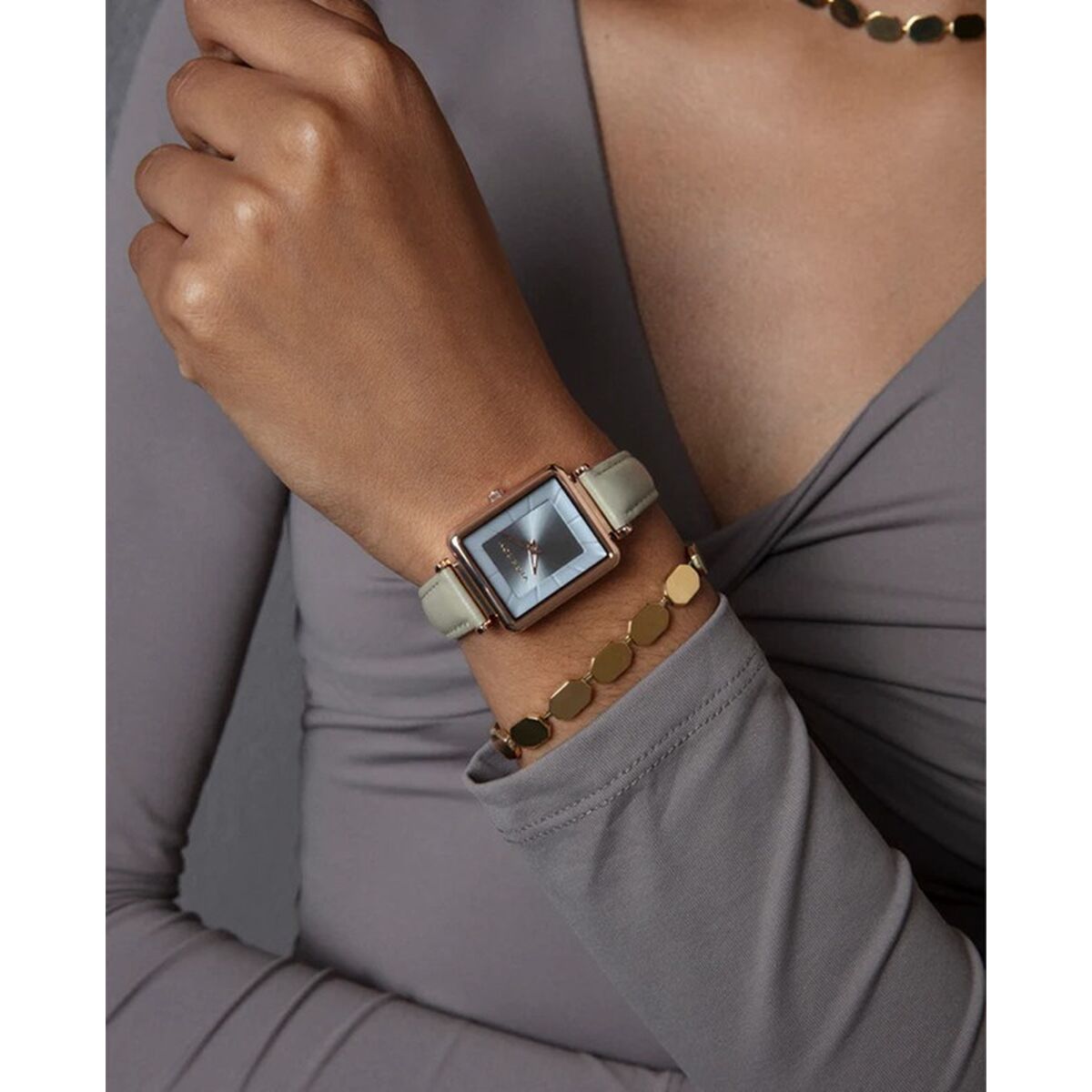 V2H1E5F04047DFA780AB50D6276207AD57AR5752473P2