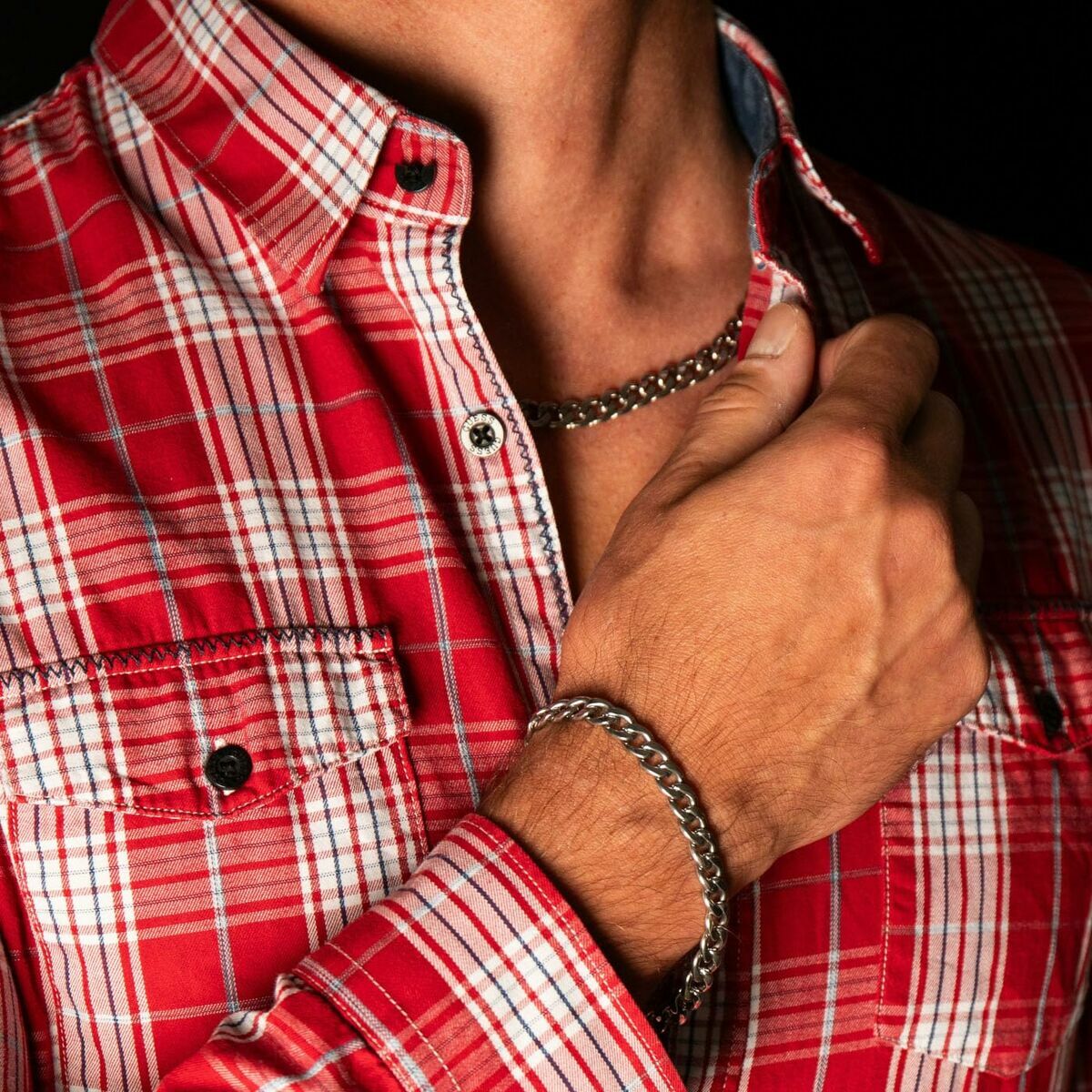 V2HFF693B8B66FCDD966D4FCC3AA76120FBR5790760P4