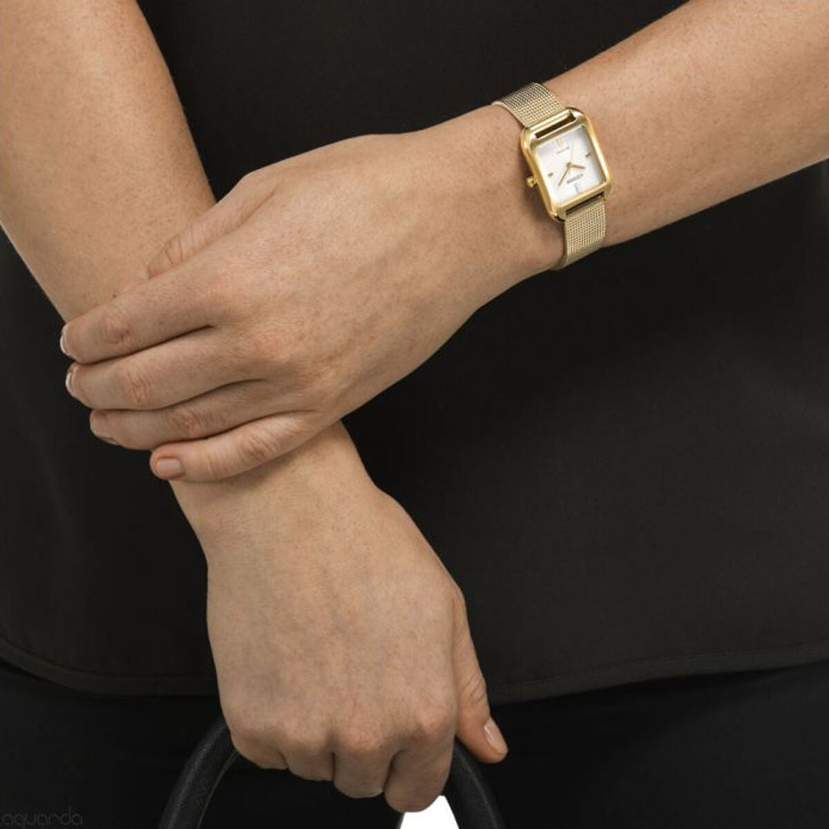 V2H21E68B2EA028163B0BB391A8F4CBB2B1R5761198P4