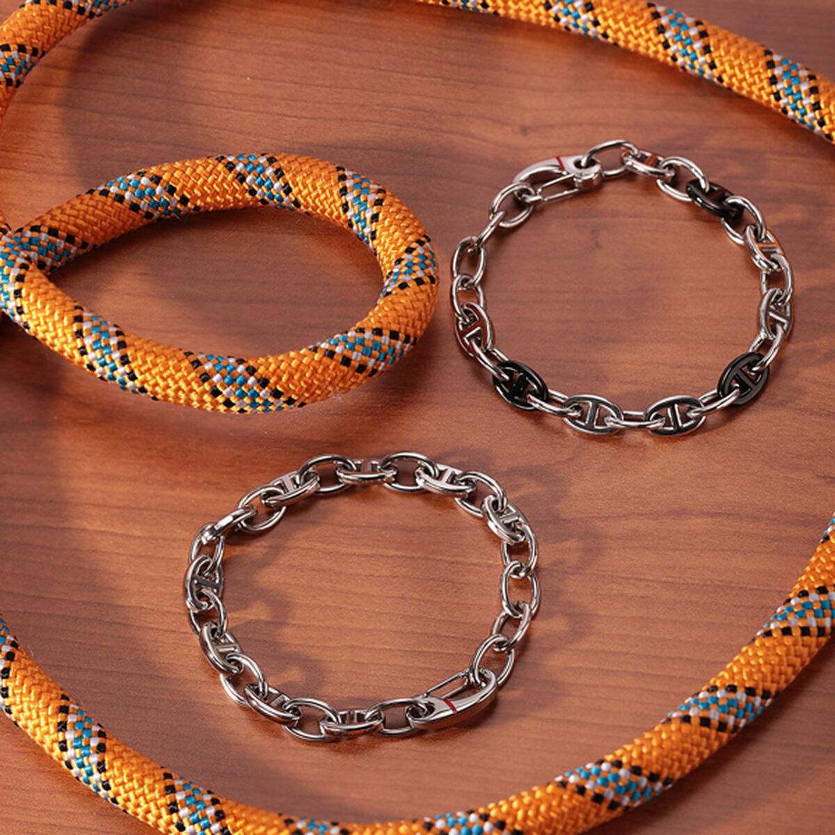 V5H757975F403D108DCF32C3A28B090E1F3R4049614P2