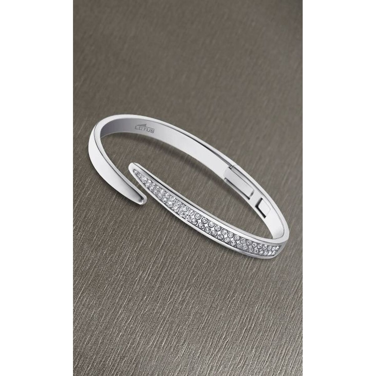 V4HDF53C67713B4B02EB7C3265E1E38B9FAR3216075P2