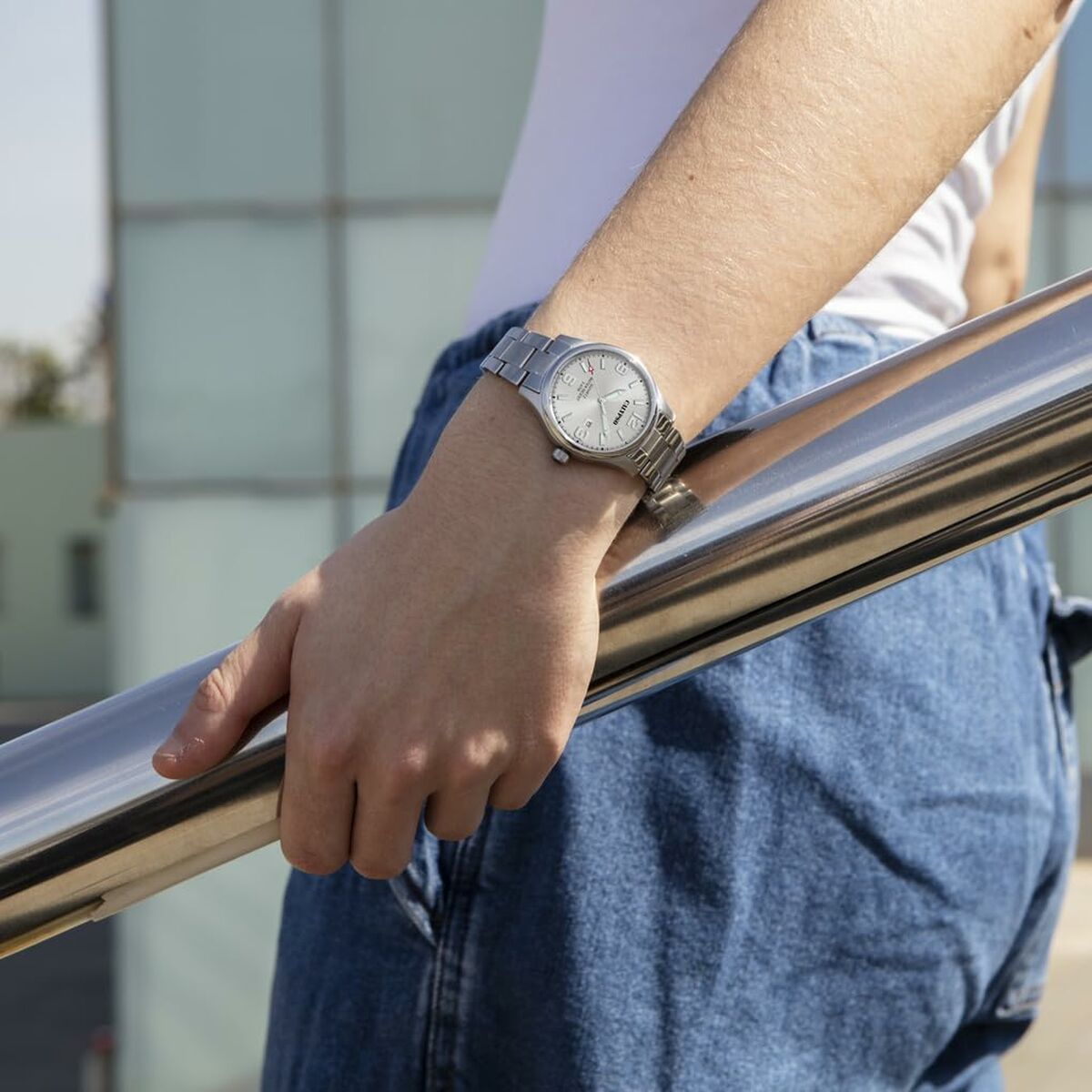 V2HC3C23FF92F434F7E22AF4246F4F17F85R5663581P3