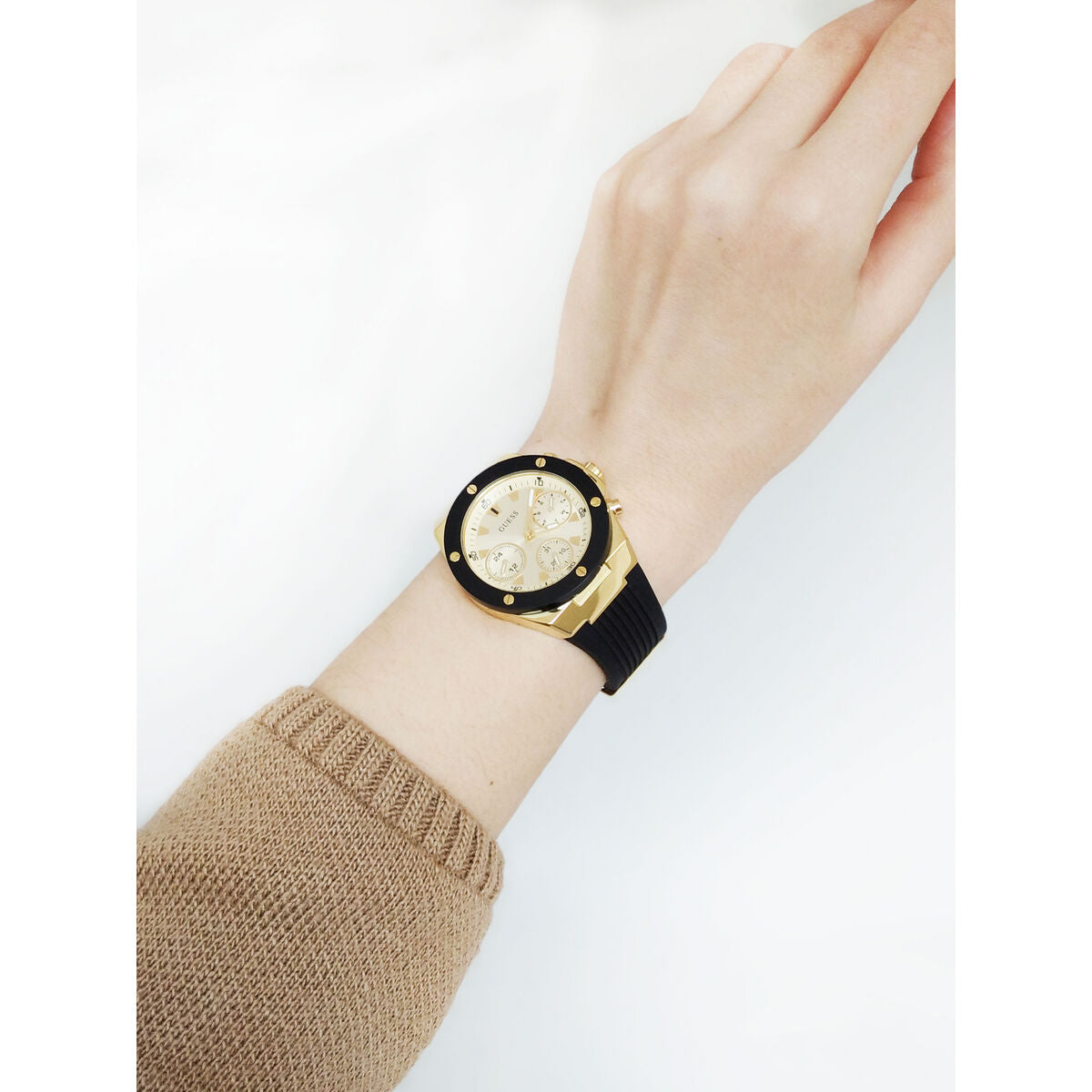 V5HFC890E9CBBF1909662FEFE9CE1CFAC7DR3691671P4